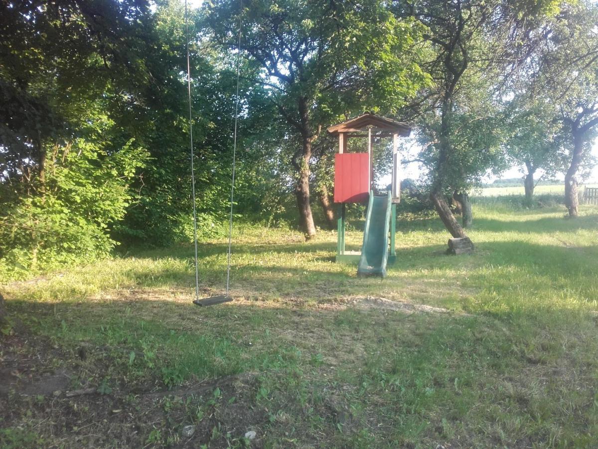 Apartament W Domu Na Wsi Томашув-Лубелскі Екстер'єр фото